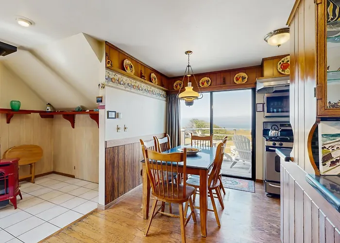 Oceanfront Home - Stunning Views & Private Hot Tub